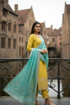 Light Green Chanderi Embellished Suit Set With Sequins