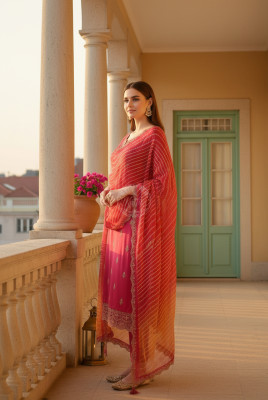 Fuchsia Dola Silk Embroidered Suit Set With Zari