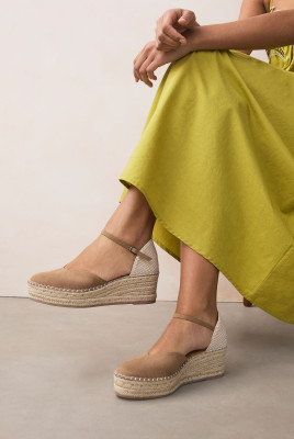 Sand Standard/Wide Fit Closed Toe Platform Espadrille Wedges