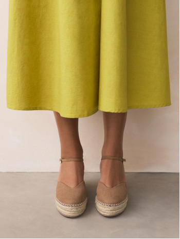 Sand Standard/Wide Fit Closed Toe Platform Espadrille Wedges