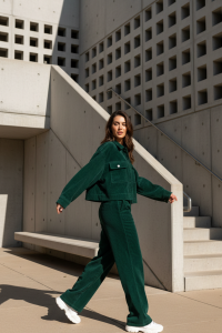 freepik__editorial-cordset-scenes-in-urbaninspired-location__82891