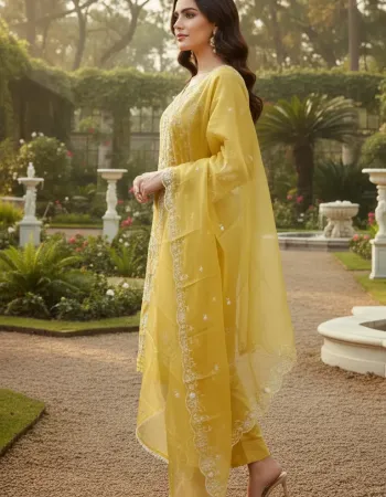 Golden Mustard Ensemble